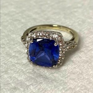 Sapphire and diamond white gold ring. size 6
